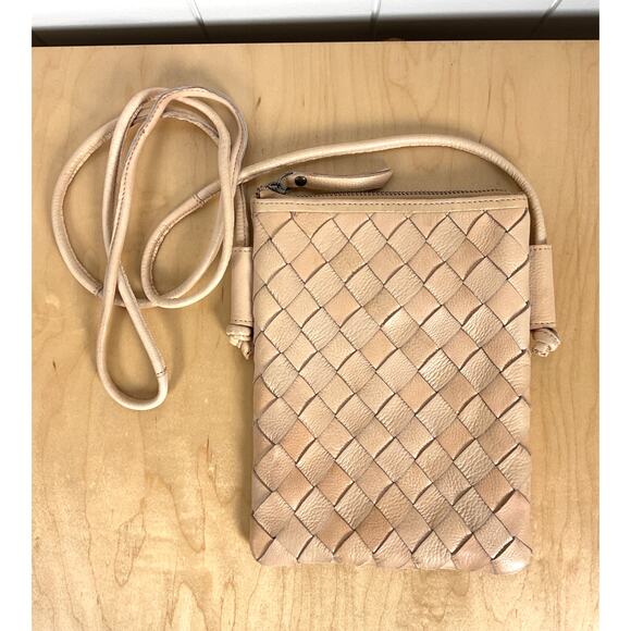 Latico Leathers Milly Leather Woven Crossbody in Tan Top Zipper Handbag - Picture 2 of 7